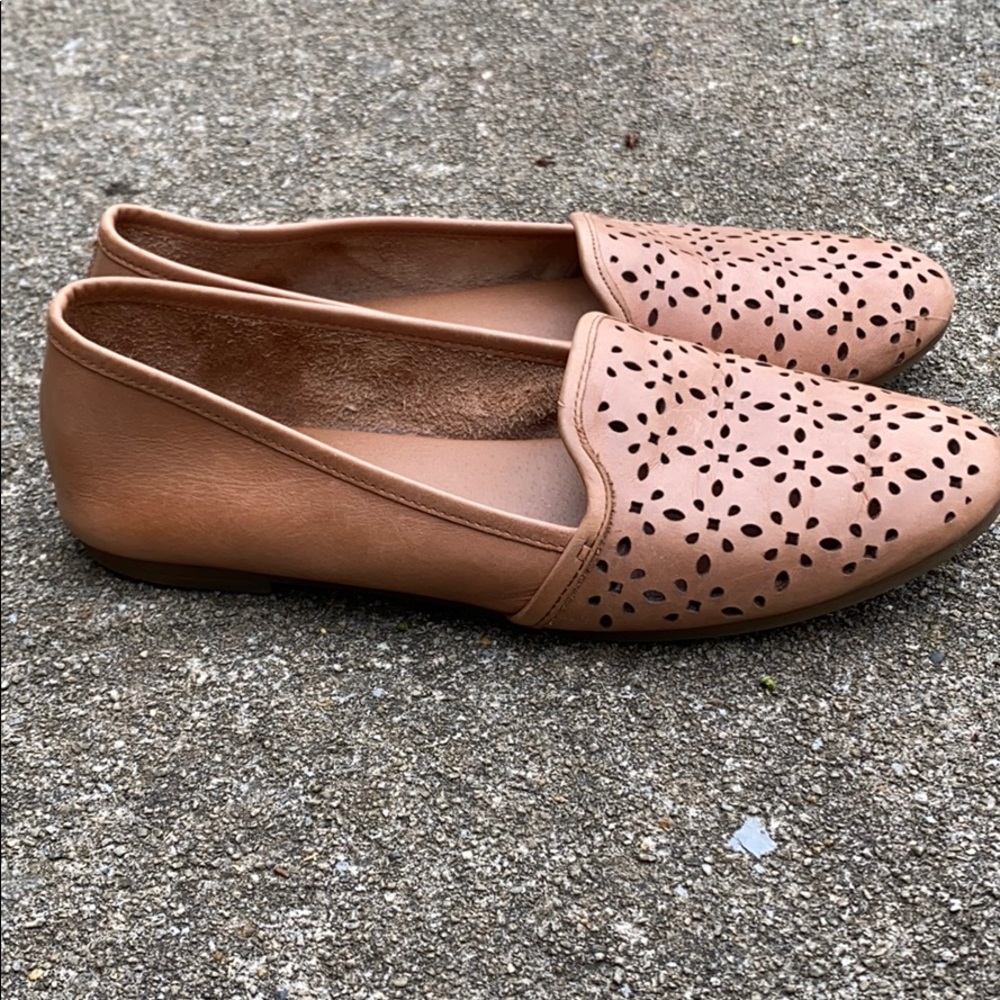 *SOLD*Lucky Brand Leather Flats - Picture 1 of 6